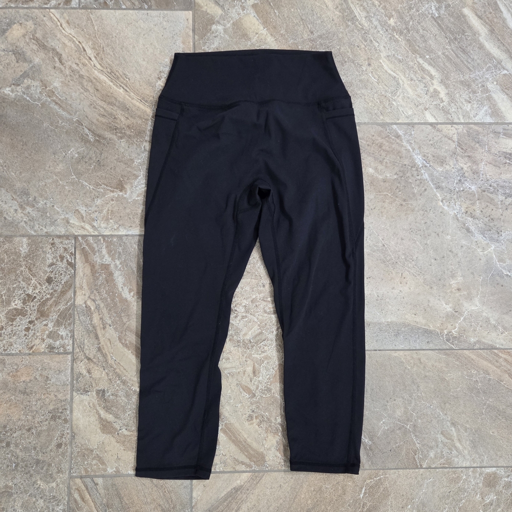 Sleek Black High-Rise‎ Leggings